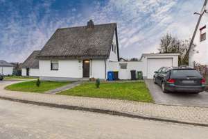 Freistehendes Einfamilienhaus mit großem Garten – Die vollständige Adresse der Immobilie erhältst du vom Anbieter., 55494 Rheinböllen – Vorschaubild 1