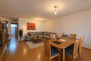Top gepflegte 2-Zimmer-Wohnung mit Balkon und Tiefgarage