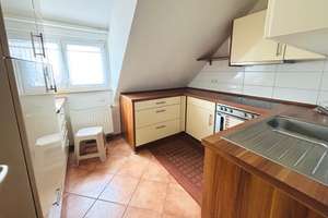 Gepflegte 2-Zimmer-Dachgeschoss mit Außenstellplatz in Stuttgart-Obertürkheim – Die vollständige Adresse der Immobilie erhältst du vom Anbieter., 70329 Obertürkheim (Ortsteil), Stuttgart – Vorschaubild 8