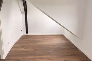 Viel Platz für den Alltag: Großzügige 5-Zimmer-Wohnung in Krefeld – Sankt Töniser Straße 151, 47804 Kempener Feld/Baackeshof, Krefeld – Vorschaubild 3
