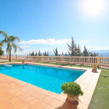 FINCA 15.000 m. POOL. PANORAMIC VIEWS. ALOZAINA. MALAGA