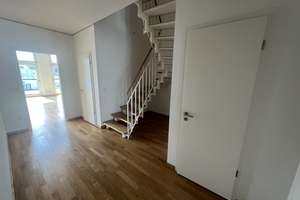 Perfekt für uns: weitläufige 4-Zimmer-Wohnung auf 2 Etagen!!!