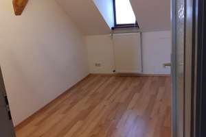 Charmante 2-Zimmer Dachgeschosswohnung im 4. OG in Trier-Innenstadt – Fleischstr. 30-31, 54290 Mitte/Gartenfeld, Trier – Vorschaubild 3