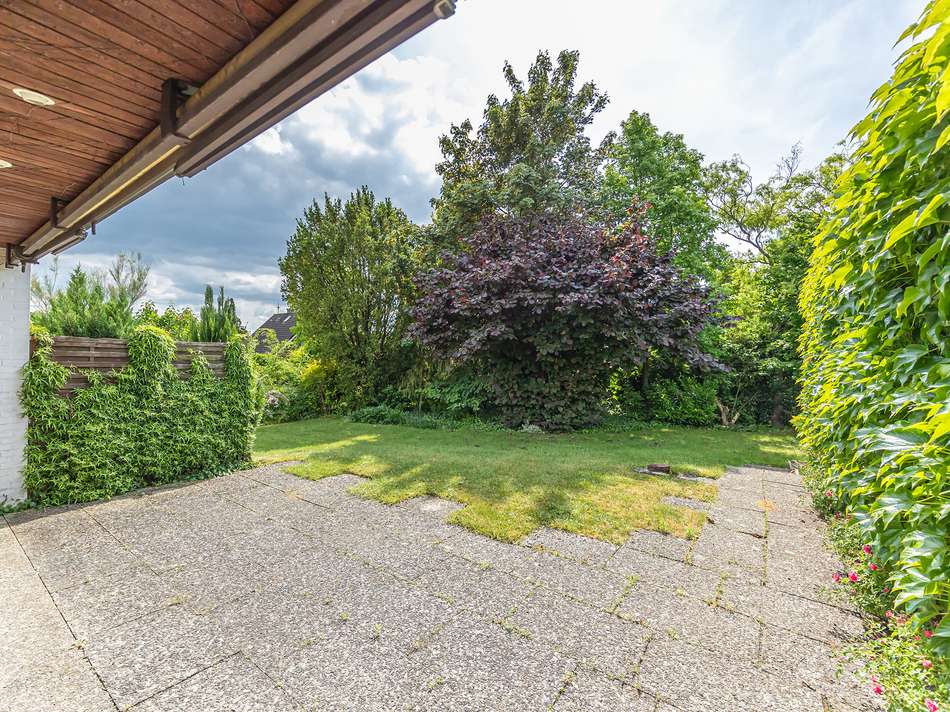 Große Terrasse mit Blick in...