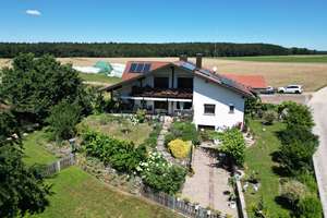 Großzügiges Zweifamilienhaus mit Traumgarten und ruhiger Ortsrandlage in Riedenburg – Die vollständige Adresse der Immobilie erhältst du vom Anbieter., 93339 Riedenburg – Vorschaubild 2