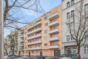 Sanierte 1-Zimmer-Wohnung mit Balkon am Ku’damm, Halensee