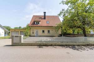 Gepflegtes Einfamilienhaus mit Doppelgarage auf großem Grundstück in bester Lage von Waldshut – Die vollständige Adresse der Immobilie erhältst du vom Anbieter., 79761 Waldshut-Tiengen – Vorschaubild 24