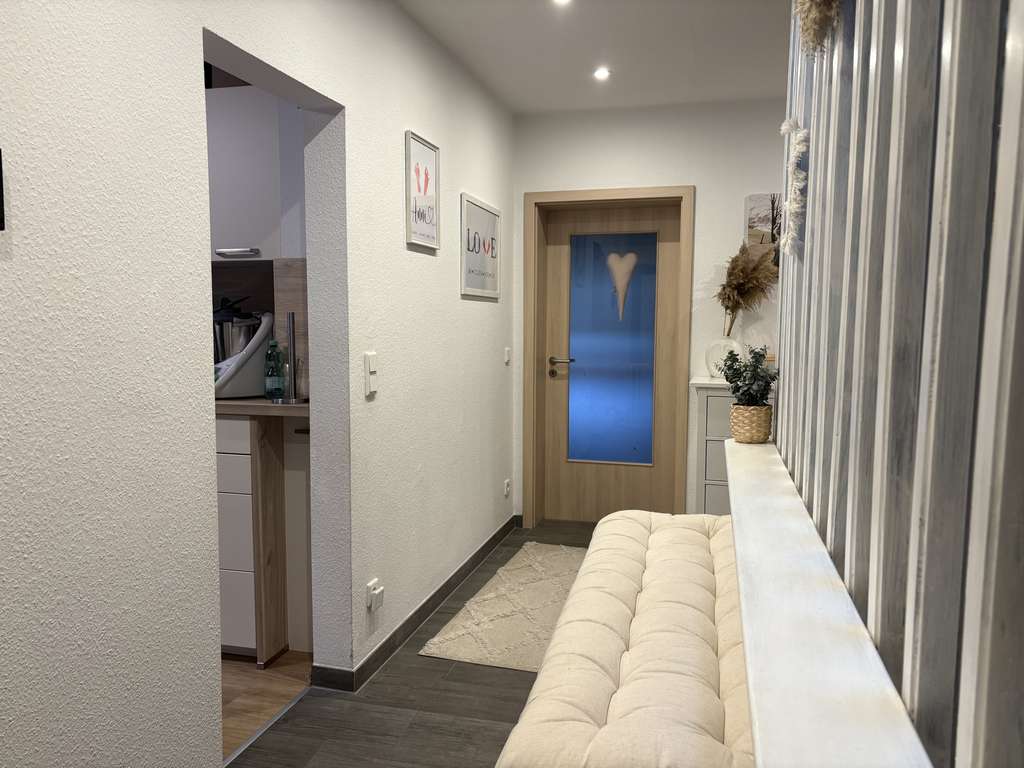 Immobilie in Witzenhausen - Freistehendes Einfamilienhaus mit viel Platz  in schöner Lage von Witzenhausen-Unterrieden - Bild 1