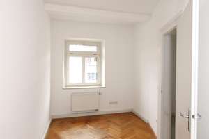 Gemütlich wohnen im Dachgeschoss – 2,5-Zimmer-Altbauwohnung in Neuhausen – Die vollständige Adresse der Immobilie erhältst du vom Anbieter., 80637 Dom Pedro, München – Vorschaubild 3