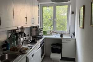 Zuhause mit drei Zimmern und Balkon in Hamburg Lokstedt