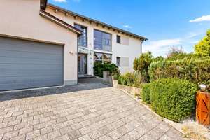 185 m² KFW-60 Einfamilienhaus mit Erdwärme, PV und Doppelgarage bei Neuburg