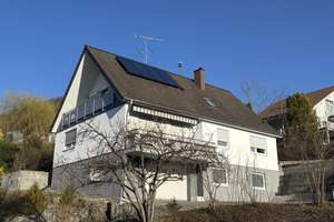 Sofort bezugsfreies, gepflegtes Einfamilienhaus mit Einliegerwohnung in Pfeffingen – Im Eyachtal 12, 72459 Albstadt – Vorschaubild 2