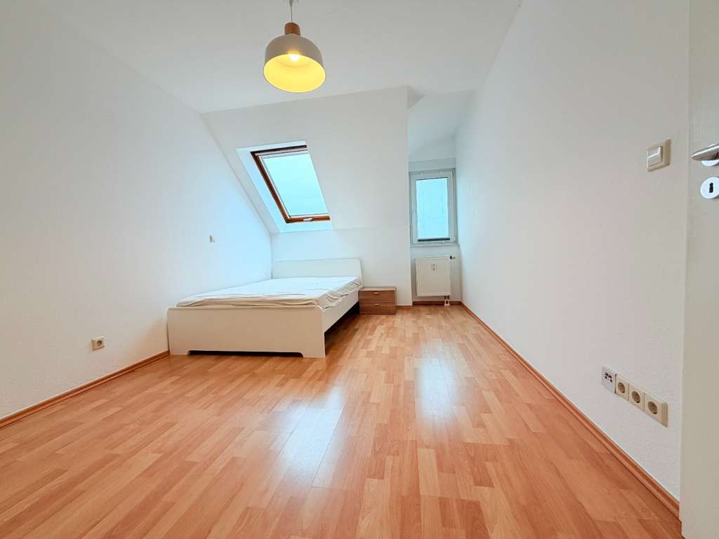 Immobilie in Dossenheim - HEIDELBERG-NAH: Leerstehende 2-Zi-Dachgeschosswohnung mit 2 Balkonen, neuer EBK & Top-Service! - Bild 4