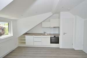 Stilvolle DG-Wohnung zum Wohnen und/oder Arbeiten – Lahnstraße 24, 65195 Rheingauviertel / Hollerborn, Wiesbaden – Vorschaubild 3