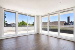 Mehrgenerationen-Villa mit Pool, Penthouse und außergewöhnlichem Wohnkomfort – Die vollständige Adresse der Immobilie erhältst du vom Anbieter., 81825 Gartenstadt Trudering, München – Vorschaubild 19
