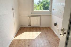 Balkon, Lift und Dusche // 2-Zi.-Whg. in Leubnitz – Feuerbachstraße 38, 1219 Leubnitz-Neuostra, Dresden – Vorschaubild 10