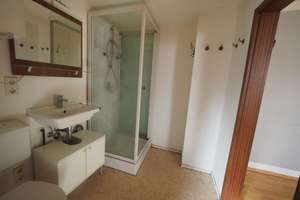 ++City Wohnung in Ulm++ Helle, renovierungsbedürftige DG-Wohnung mit 2-Bädern, EBK, 1 Stellplatz – Die vollständige Adresse der Immobilie erhältst du vom Anbieter., 89073 Oststadt, Ulm – Vorschaubild 3
