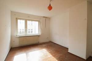 Aus alt mach neu: Sanierungsbedürftige Eigentumswohnung für kreative Köpfe – Die vollständige Adresse der Immobilie erhältst du vom Anbieter., 45139 Südostviertel, Essen – Vorschaubild 2