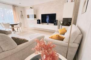Hochwertige teilmöblierte 3-Zimmer-Wohnung mit Balkon