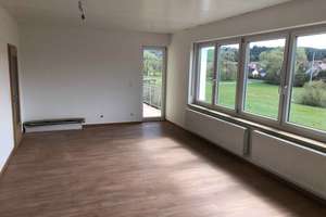 5,5-Zimmer-Wohnung mit Doppelgarage und Gartenanteil in Wenzenbach – Die vollständige Adresse der Immobilie erhältst du vom Anbieter., 93173 Wenzenbach – Vorschaubild 4