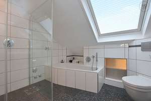 Modern möblierte Wohnung mit Balkon und Klimaanlage  in Stuttgart Riedenberg – Die vollständige Adresse der Immobilie erhältst du vom Anbieter., 70619 Riedenberg, Stuttgart – Vorschaubild 4