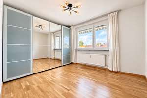 Großzügige Drei-Zimmer-Wohnung mit zwei Balkonen und Stellplatz - Frankfurt Heddernheim  – 60439 Heddernheim, Frankfurt am Main – Vorschaubild 8