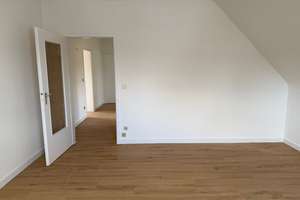 Renovierte Dachgeschosswohnung in ruhiger und dennoch zentraler Lage im beliebten Essen-Kettwig! – Schulstraße 16A, 45219 Kettwig, Essen – Vorschaubild 5
