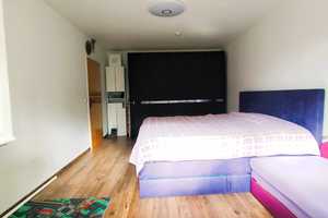 Exklusive 4-Zimmer-Wohnung in Augsburg (Einbauküche+Ideal für große Familie & Pendler) – Stettiner Straße 3, 86167 Augsburg – Vorschaubild 8
