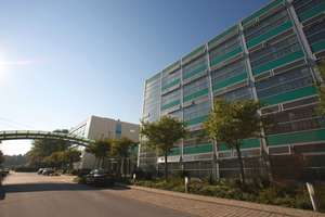 SAM Studio Apartments: Möbliertes 1  Zimmer Apartment in modernstem Zustand direkt an der Isar! – Schäftlarnstr. 135, 81371 Thalkirchen, München – Vorschaubild 2