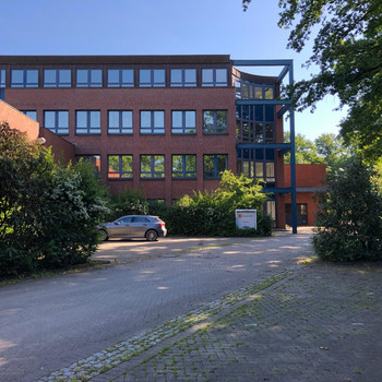 Hochwertiges Solitärobjekt: 1.714 m² Lager- Produktionsfläche mit 1.428 m² Bürofläche in Norderstedt