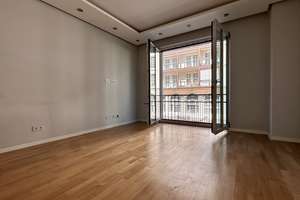 Moderne 2-Zimmer-Wohnung mit Concierge und französischen Balkonen – nur wenige Schritte zum Ku’damm – Lietzenburger Str. 101, 10707 Wilmersdorf, Berlin – Vorschaubild 1