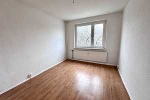 2 Monate Kaltmietfrei + Kautionsfrei // 3 Zimmer Wohnung mit Badewanne // – Richard-Paulick-Straße 19, 6124 Halle (Saale) – Vorschaubild 2