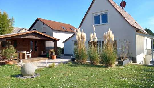 Bild von Saniertes Einfamilienhaus mit großem Garten