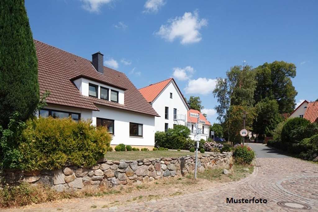 Wohnhaus mit Anbau + provisionsfrei +