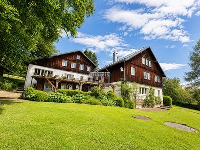 antaris Immobilien GmbH ** Ein Anwesen, das seinesgleichen sucht – Natur, Ruhe und Möglichkeiten **