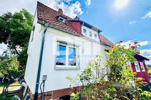 Kernsaniertes Einfamilienhaus mit Doppelgarage, großem Garten und Home-Office-Oase