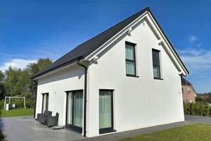 Neuwertiges Einfamilienhaus mit großem Garten! – Die vollständige Adresse der Immobilie erhältst du vom Anbieter., 21481 Lauenburg/Elbe – Vorschaubild 1