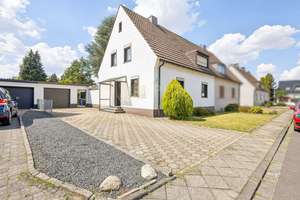 Sanierungschance mit Potenzial – Zweifamilienhaus auf großzügigem Erbpachtgrundstück – Die vollständige Adresse der Immobilie erhältst du vom Anbieter., 41169 Hardt-Mitte, Mönchengladbach – Vorschaubild 2