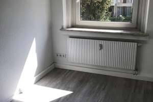 Renovierte, gemütliche 2,5-Zimmer-Wohnung: Einzug ab Mitte Juni möglich – Ludwigstr. 61, 90763 Nördliche Südstadt, Fürth – Vorschaubild 2