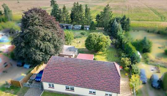 Bild von Einfamilienhaus mit Einliegerwohnung auf dem Lande
