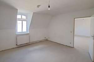 Heimwerker aufgepasst: 3-Zimmer-Dachgeschosswohnung mit Gestaltungspotenzial zu vermieten! – Pestalozzistr. 1, 12557 Köpenick, Berlin – Vorschaubild 3