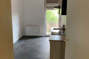 3 Zimmer Kueche Bad / Balkon  Flur / Keller ( Garage möglich) – Poststraße 45, 66333 Völklingen – Vorschaubild 7
