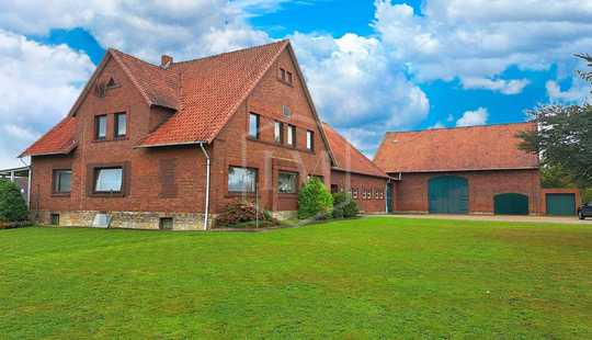 Bild von Hofanlage mit Ackerland bei Stadthagen