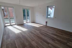 Moderne 4-Zimmer-Wohnung mit EBK, Balkon und Tiefgarage sucht Nachmieter!