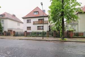 Charmante Villa mit großem Garten, Dachterrasse & Saunahaus – Wohnen mit Charakter in Calbe – Die vollständige Adresse der Immobilie erhältst du vom Anbieter., 39240 Calbe (Saale) – Vorschaubild 2
