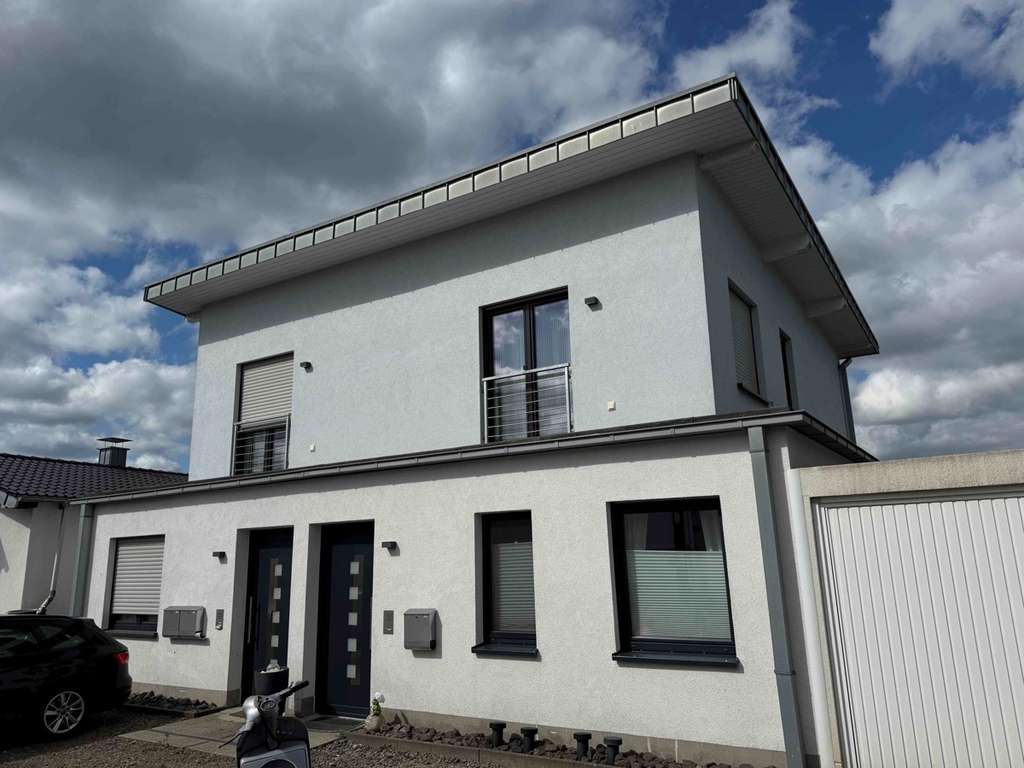 Modernes Dreifamilienhaus in guter Wohnlage von Kürten-Bechen
