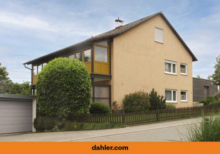 Gepflegtes Zweifamilienhaus in ruhiger und naturnaher Lage