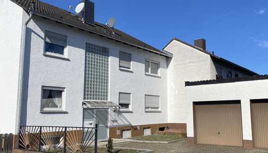 Bild von Helles Zweifamilienhaus oder Mehrfamilienhaus + Ausbaumöglichkeiten, Garten, 2 Garagen in Rödermark