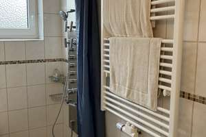 Am Biebricher Schlosspark: Gemütliche, möblierte  3,5-ZKBB-Wohnung mit neuer Einbauküche – Dunantstraße 7, 65203 Biebrich, Wiesbaden – Vorschaubild 5