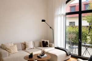 Möblierte Altbauwohnung mit Loftcharakter & Terrasse im Hofgartenkarree